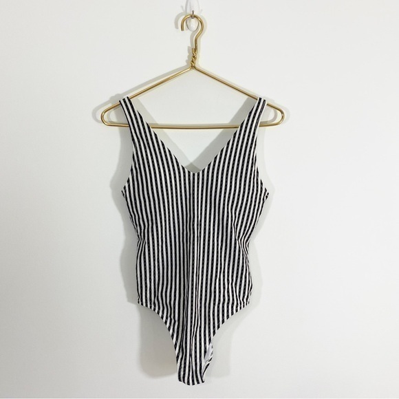 Athleta Small Seersucker Striped Black White One Piece‎ Swimsuit - Picture 2 of 11
